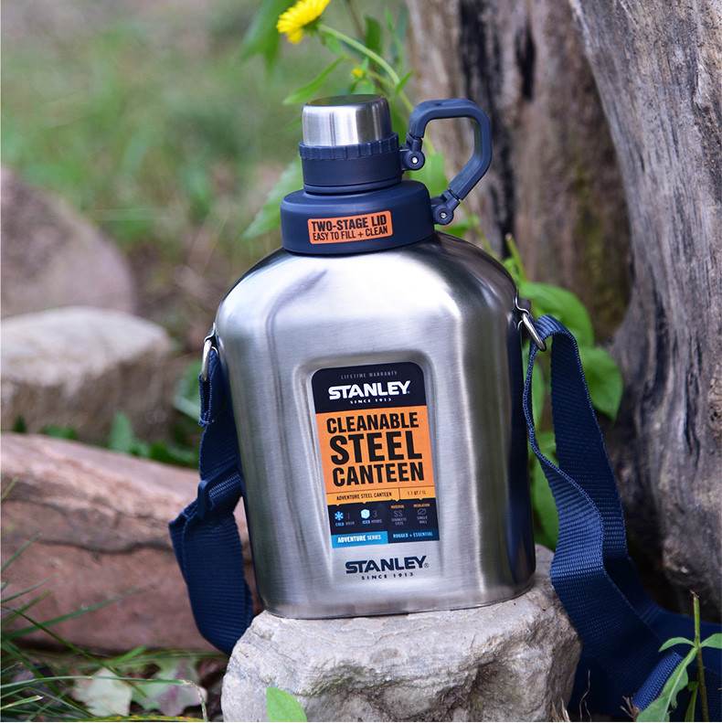  19年春夏> stanley/斯坦利 不锈钢运动旅行水壶户外便携大容量复古扁