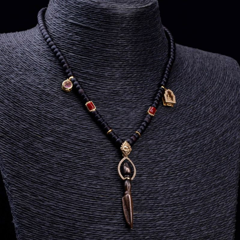 zhangs textiles/绣花张 清代老托甲天铁托架嘎乌吊坠