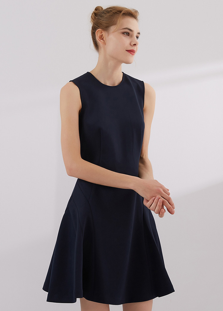 dkny/唐娜 凯伦2018夏季新款圆领修身女士连衣裙 p7lb7685