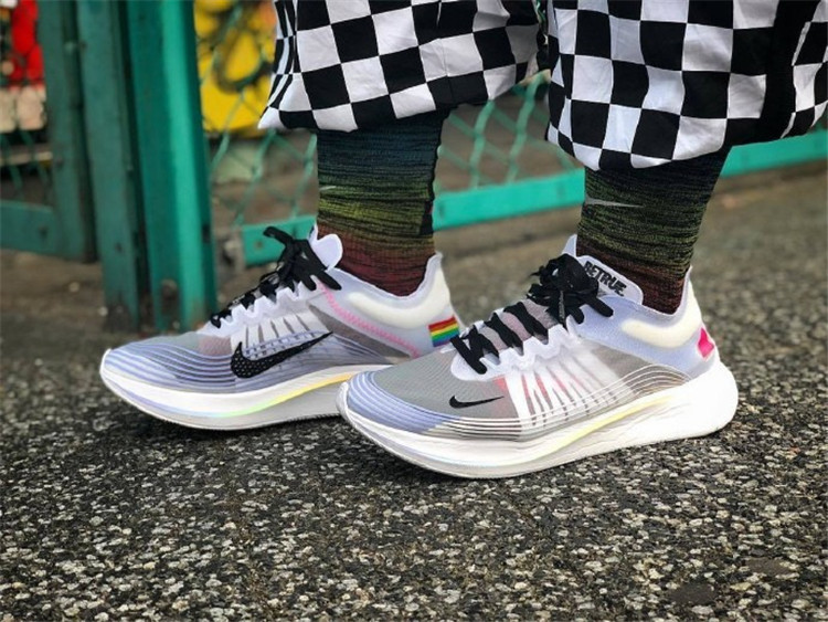 nike/耐克 2018年春夏 zoomfly betrue sp彩虹 男款 马拉松 耐磨跑鞋