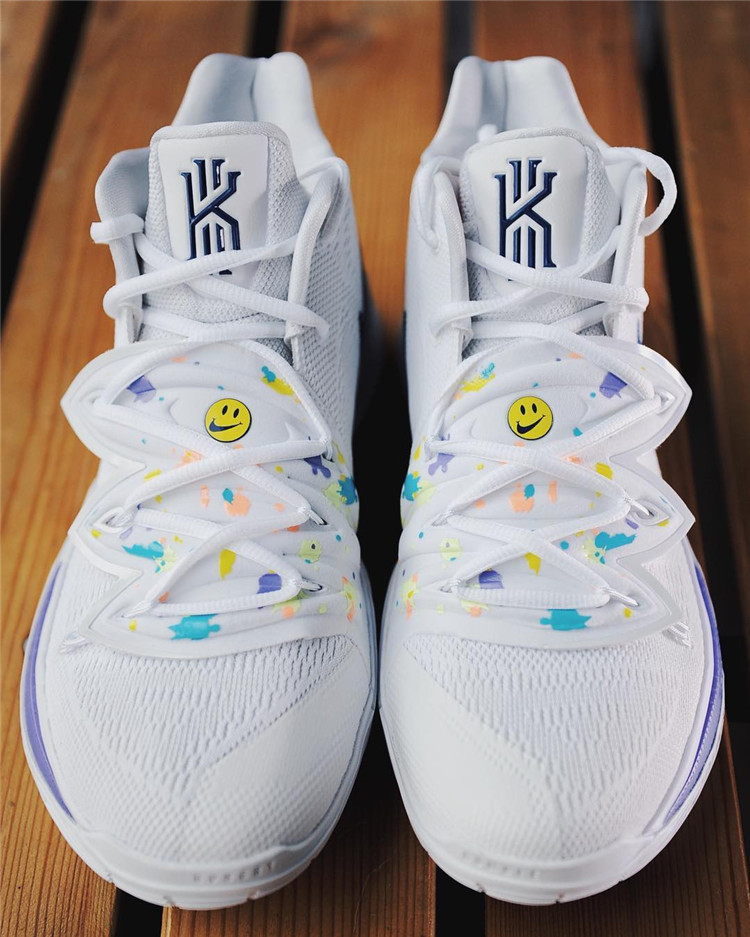 kyrie5 欧文5代黑白 笑脸 毒液篮球鞋 ao2919-101【正品 价格 图片】