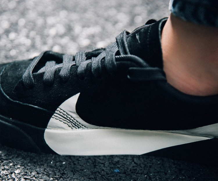 nike/耐克 2018年秋冬 blazer city low 黑白大钩子 女款 低帮休闲