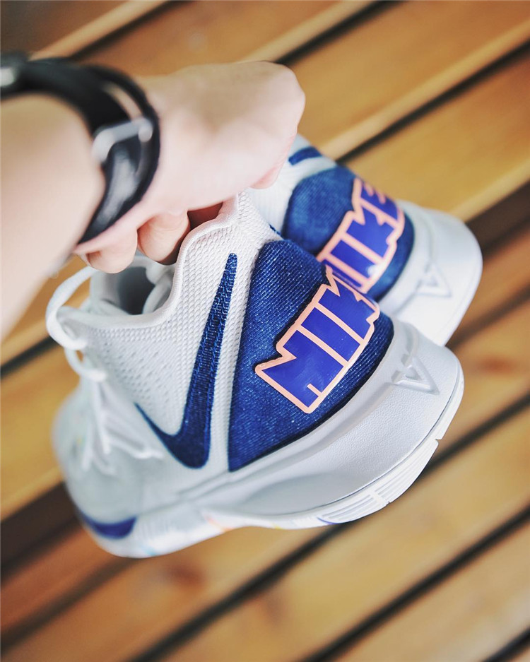 nike耐克 kyrie5 欧文5代黑白 笑脸 毒液篮球鞋 ao2919-101
