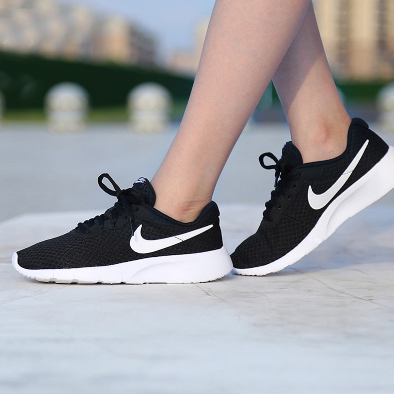 nike/耐克 2020秋冬季 女款 tanjun 板鞋 黑白 网面 轻便 舒适 透气