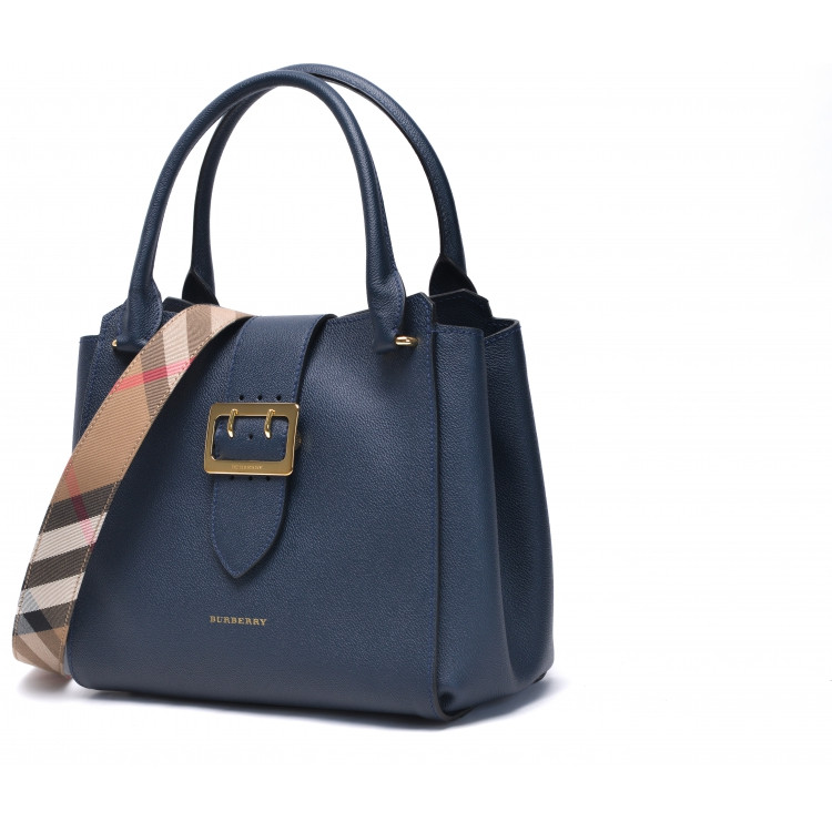 burberry/博柏利女士the buckle - 中号粒纹皮革搭扣包[材质:牛皮]