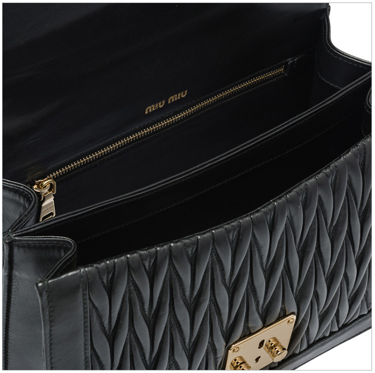 miumiu/缪缪 19春夏 女士黑色羊皮经典单肩斜挎包手提包