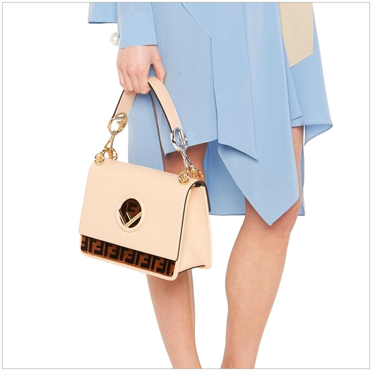 fendi/芬迪 kani系列 女士小牛皮时尚f标时尚手提单肩斜挎包
