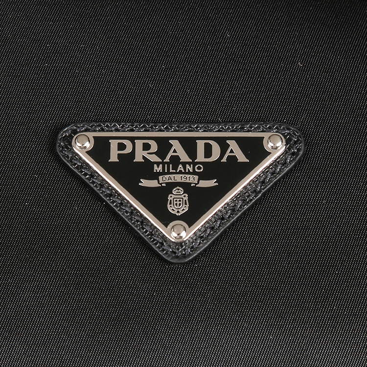 普拉达衣服高仿货怎么样,prada 普拉达男手提包,标志上是milan
