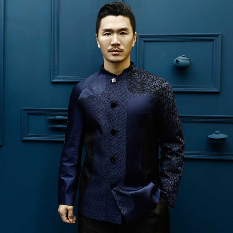 com 古老而传统的手工艺术品; 锦面匀整,质地柔软; 传统宋锦生产需要