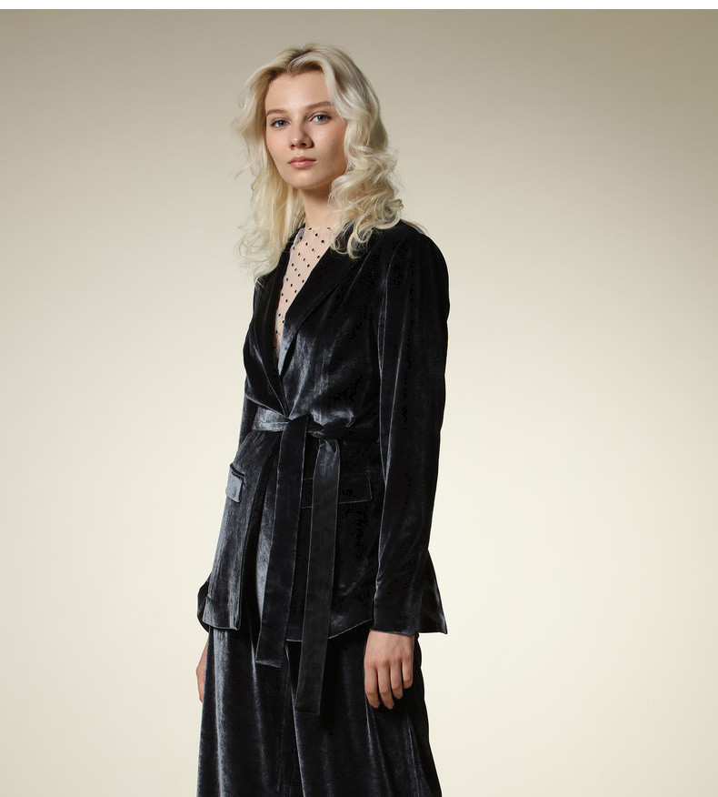 womenwear】2018秋冬新品服装女士西服时尚优雅天鹅绒合体裁剪分割