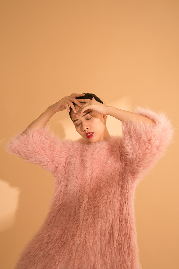 tracy chu/tracy chu朱熙越设计师定制冬季羊毛中长款粉色皮草女大衣
