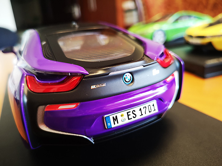 宝马i8概念车收藏摆件合金汽车模型红色系