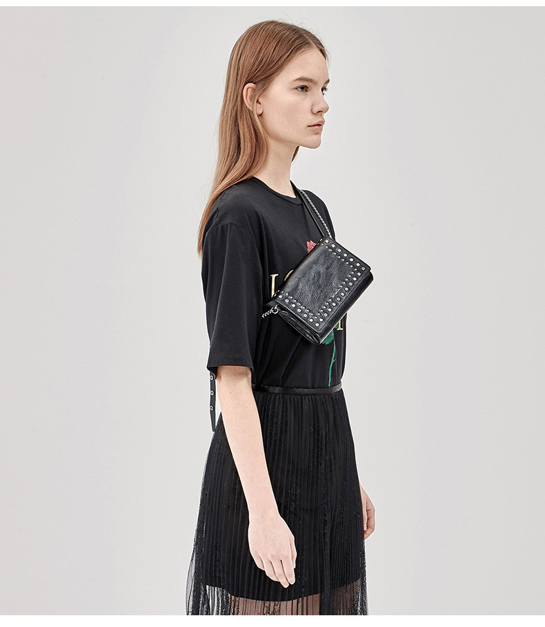 摩安珂女士短袖t恤moco2018秋季新品套头圆领玫瑰花字母图案t恤