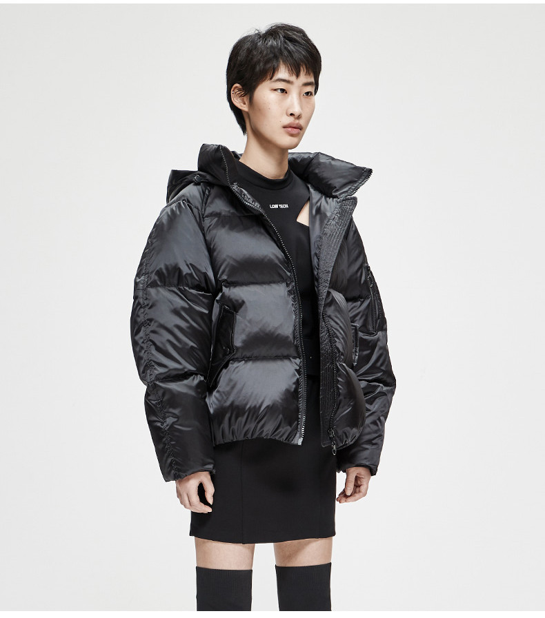 摩安珂女士羽绒服moco2018秋季新品鸭绒可拆洗毛领连帽羽绒服mt183