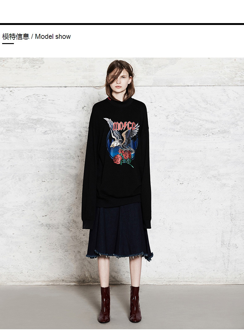摩安珂女卫衣moco2017秋季新品图腾印花字母刺绣圆领长袖卫衣ma173