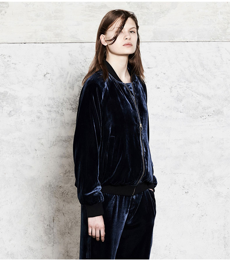 mo&co./摩安珂女士夹克棒球罗纹立领金属圆环丝绒拉链夹克ma173jkt106