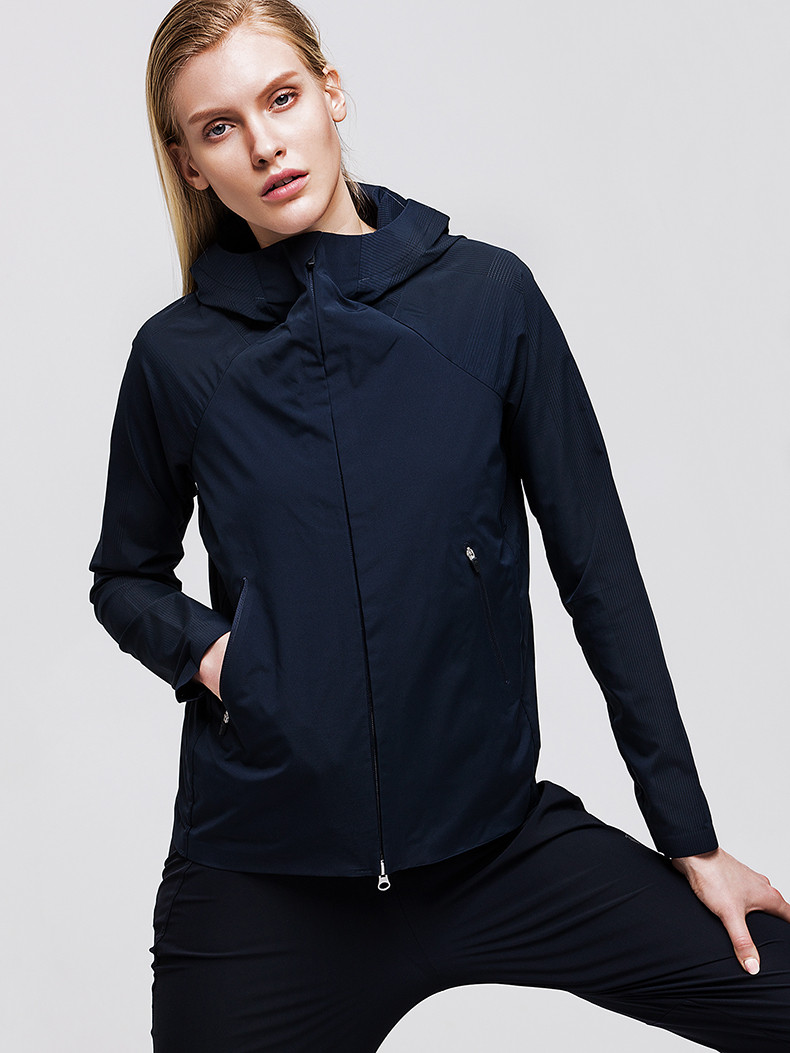 descente迪桑特 allterrain 女子梭织外套 d8112ajk47