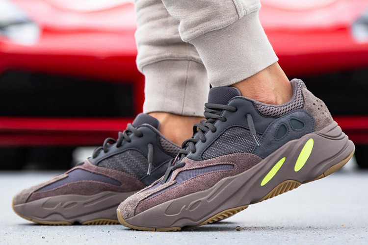 阿迪达斯 adidas 情侣款yeezyboost700黑紫阿迪达斯椰子700跑鞋老爹鞋