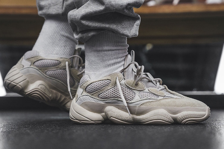 阿迪达斯 adidas yeezy500情侣款初代沙白adidas阿迪达斯boost椰子500