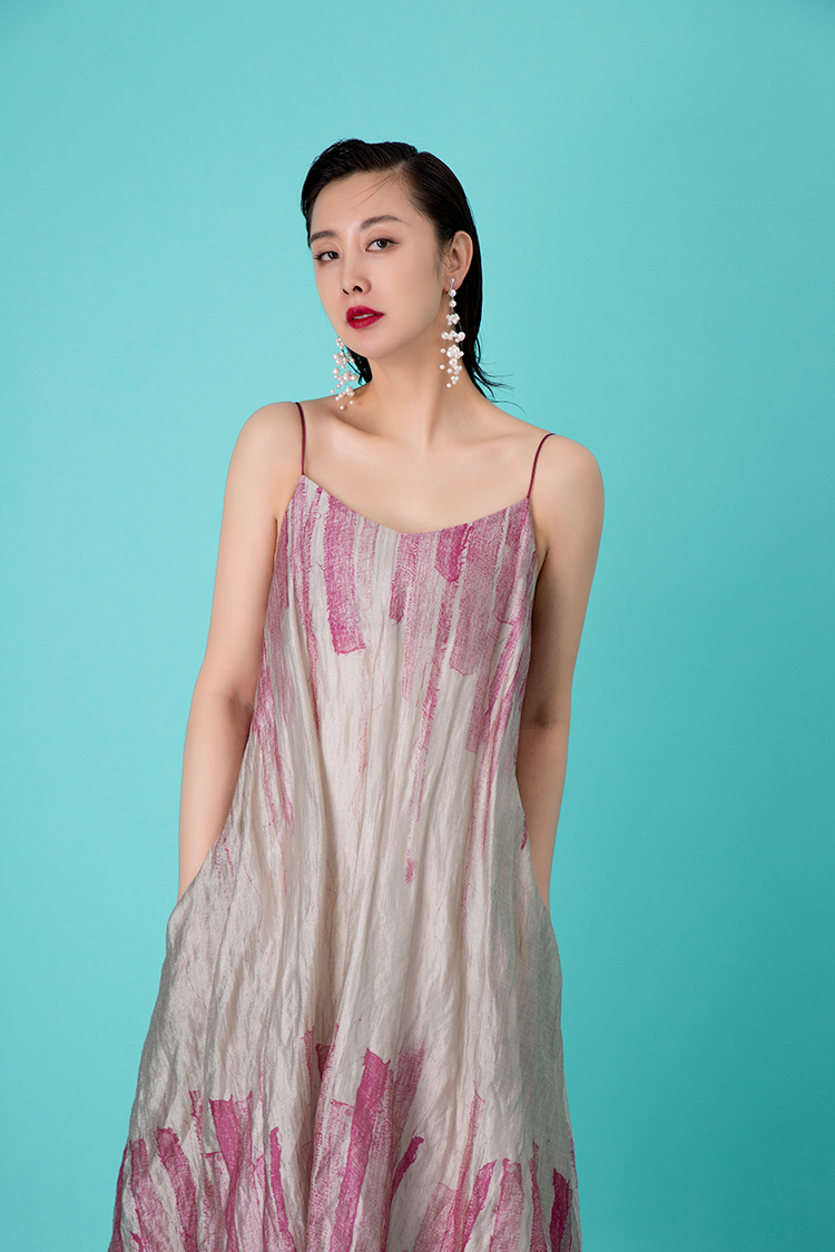 tracy chu/tracy chu朱熙越设计师原创设计19年春夏灰粉色吊带不规则