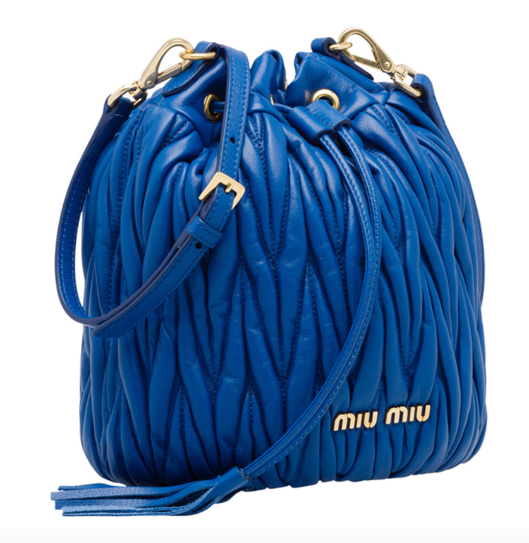 【miumiu缪缪 斜挎包】miumiu/缪缪 19春夏新款 女士纯色matelassé软