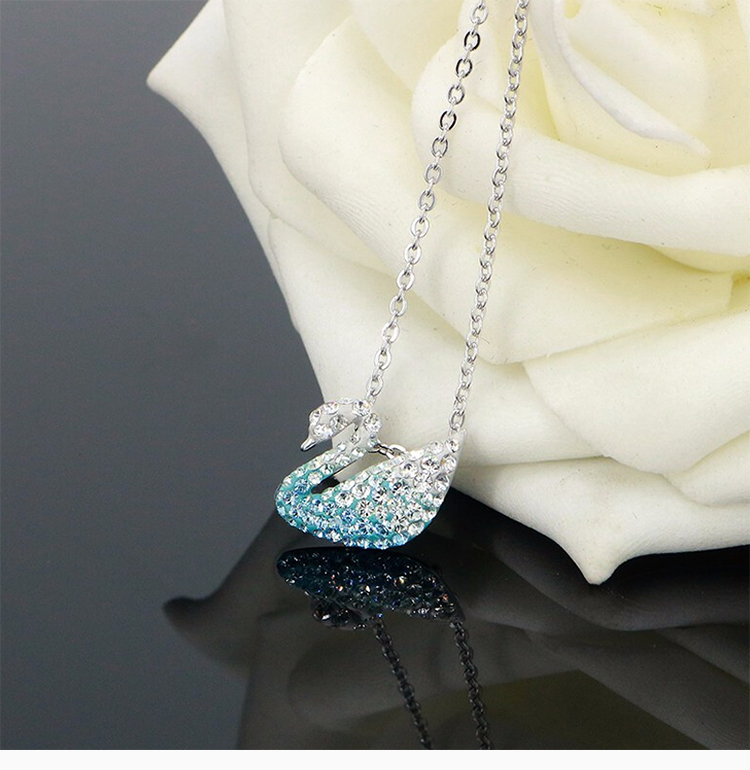 swarovski/施華洛世奇 19新品 女士藍色漸變天鵝項鍊 5512094