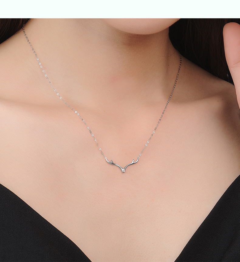 伟德bv1946官网-【2026新春走基层】马年新春金市扫描：生肖“好彩头”遇上消费结构转变