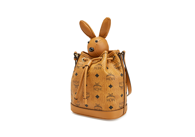 19秋冬 mcm/mcm 女士棕色pvc兔子水桶包 myz8axl45 co001