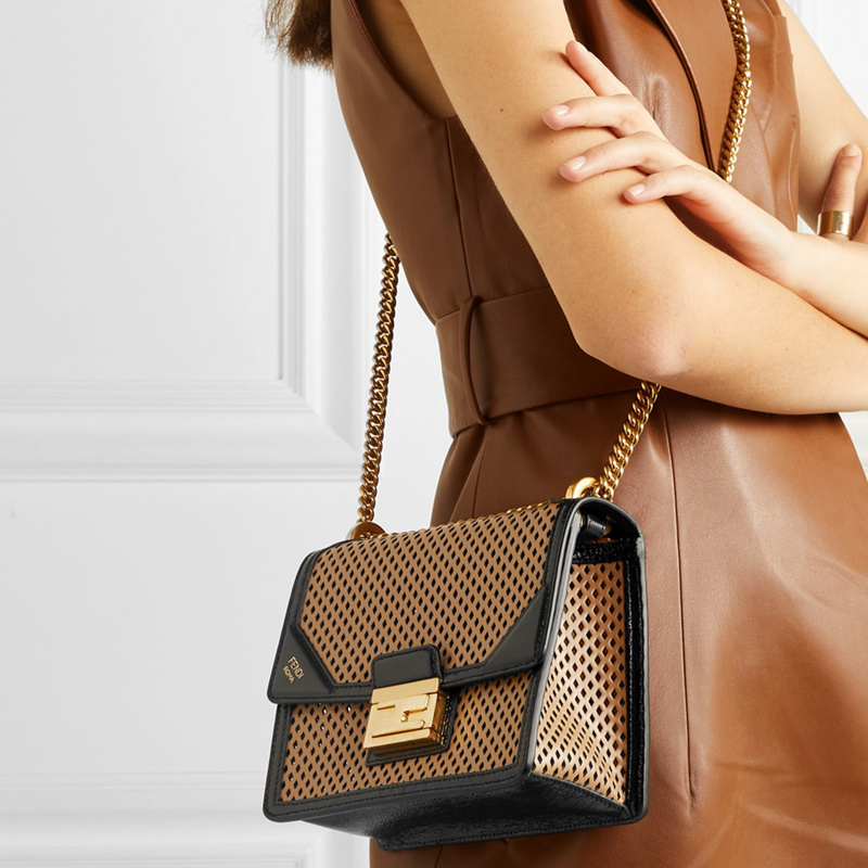 【包邮包税】fendi/芬迪 kan u 女士小号棕色拼黑色小牛皮镂空链条单