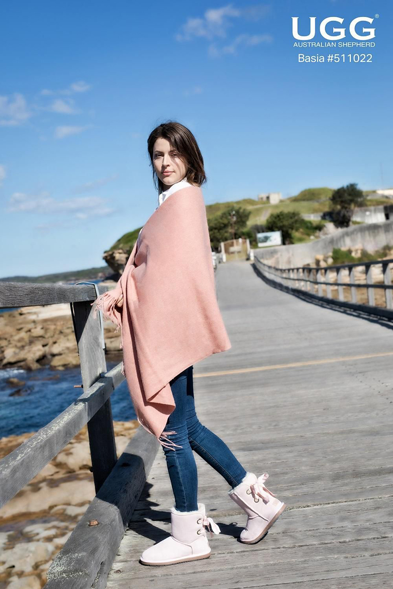 ugg 双蝴蝶结 可爱懒人一脚蹬皮毛一体 冬季保暖女士雪地靴 511022