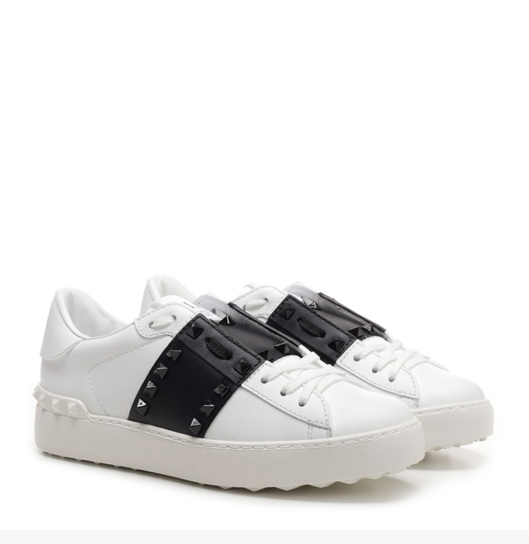 valentino/华伦天奴 女士白色皮革时尚铆钉装饰运动鞋休闲鞋低帮板鞋