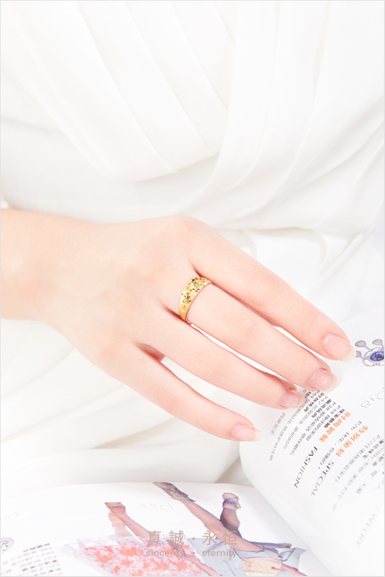 chow tai fook/周大福简洁大方车花足金黄金戒指女款计价f156530