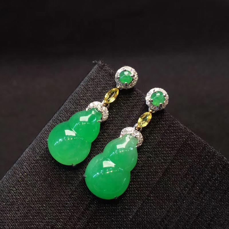 伟德国际简约高等·几何个性·“钻石”翡翠耳环