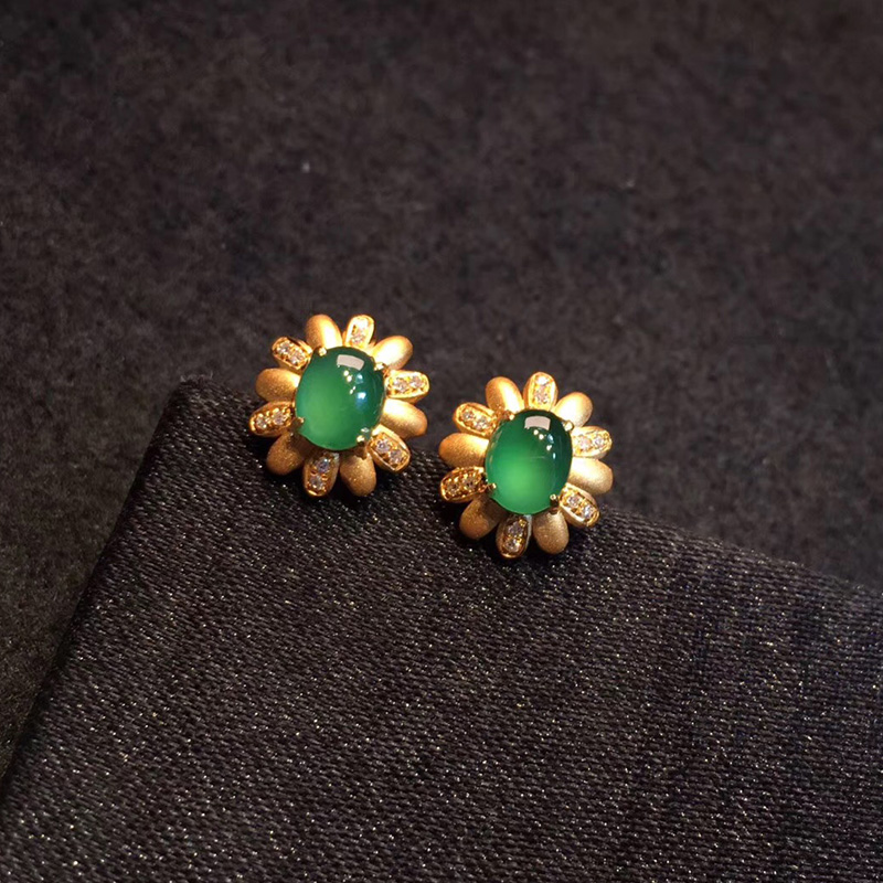 伟德国际平昌县人民法院关于LZ3028翡翠(A货)山水牌挂件（第一次拍卖）的公告