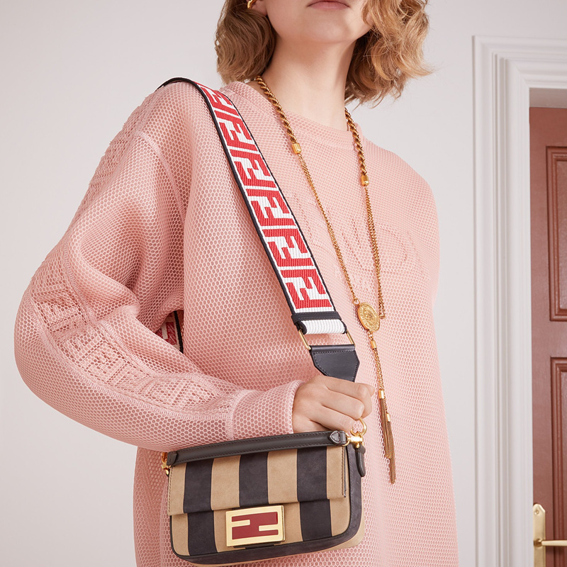 【包邮包税】fendi/芬迪 2020春夏新款baguette 女士小号黑棕拼色磨砂