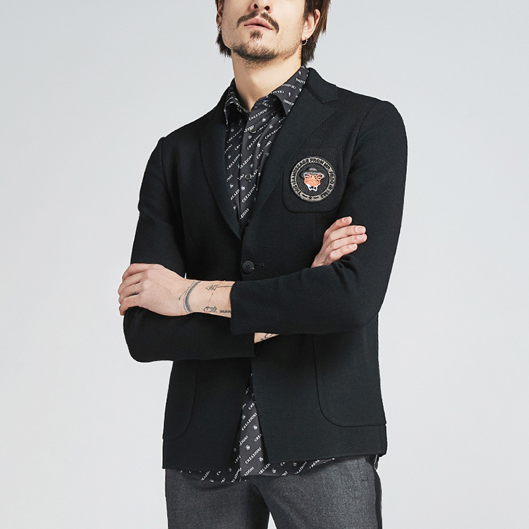 creazioni/克莱切尼男士西服秋冬新款男士潮酷时尚字母贴布休闲西服