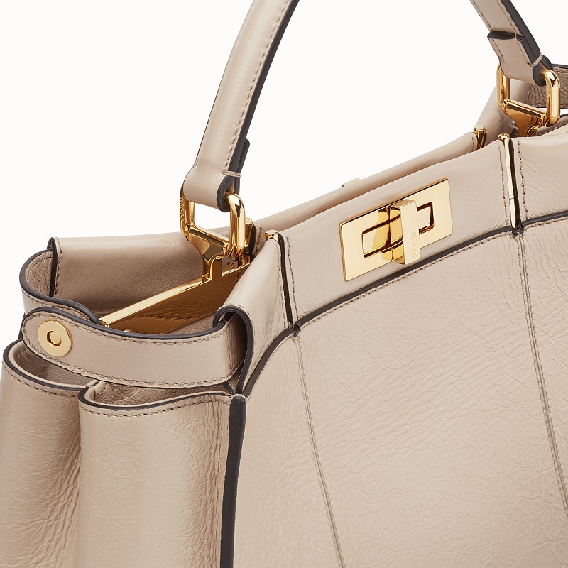 【包邮包税】fendi/芬迪 peekaboo iconic系列 大号浅粉色光泽羊皮