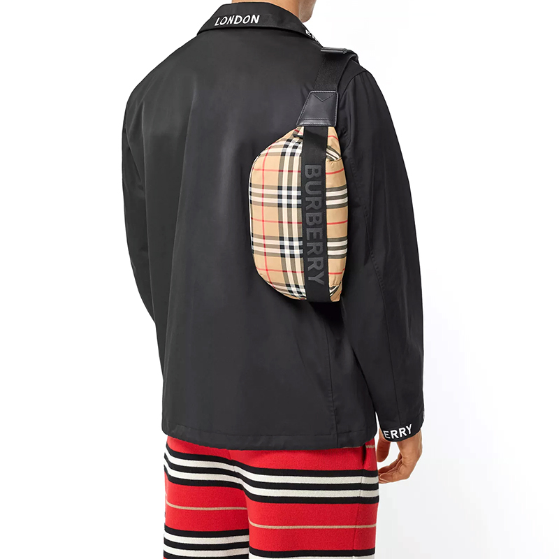 burberry(博柏利) 卡其色帆布经典格纹男女同款腰包