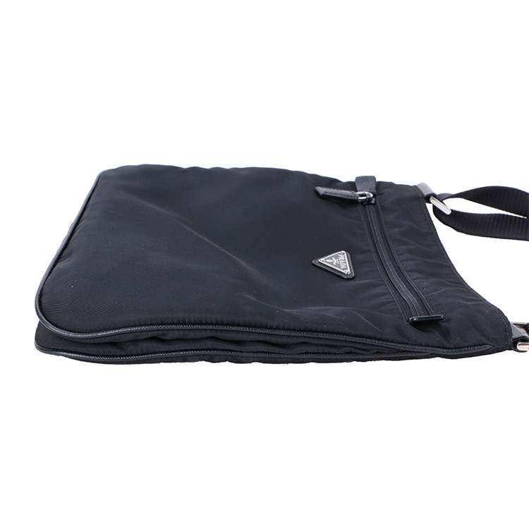 prada/普拉达 黑色青年男士织物单肩包斜挎布包(ab级已使用)