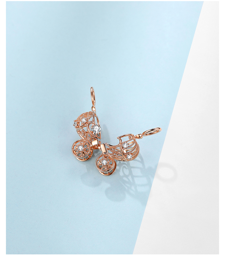 zocai/佐卡伊 18k金钻石吊坠南瓜马车镂空钻石项坠 现货