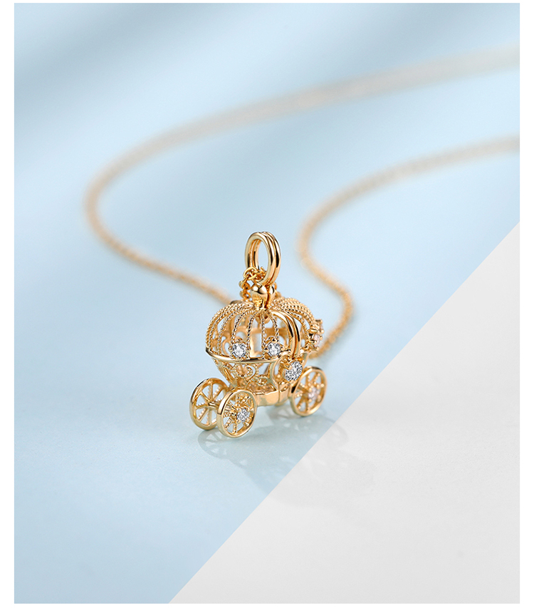zocai/佐卡伊 18k金钻石吊坠南瓜马车镂空钻石项坠 现货