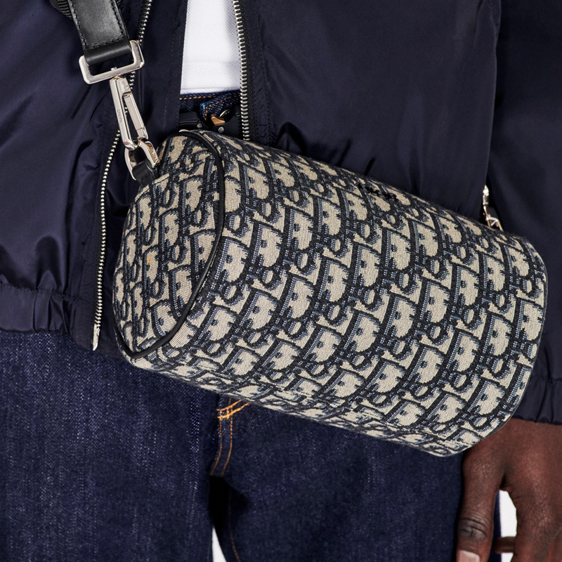 【包邮包税】dior/迪奥 19春夏男士新款dior标志帆布圆筒包单肩包 1