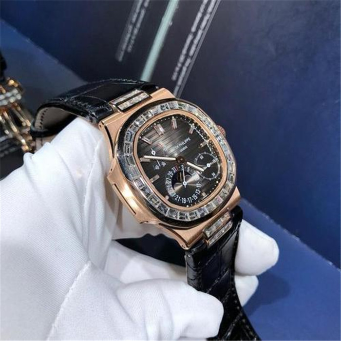 Patek Philippe/百达翡丽  Nautilus系列 男士自动机械腕表 5724R-001