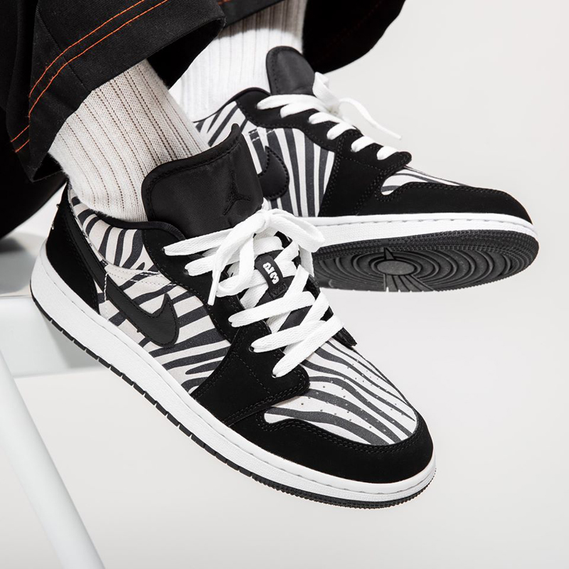 nike/耐克 air jordan 1 low 女款 aj1 斑马纹翻毛低帮篮球鞋 情侣