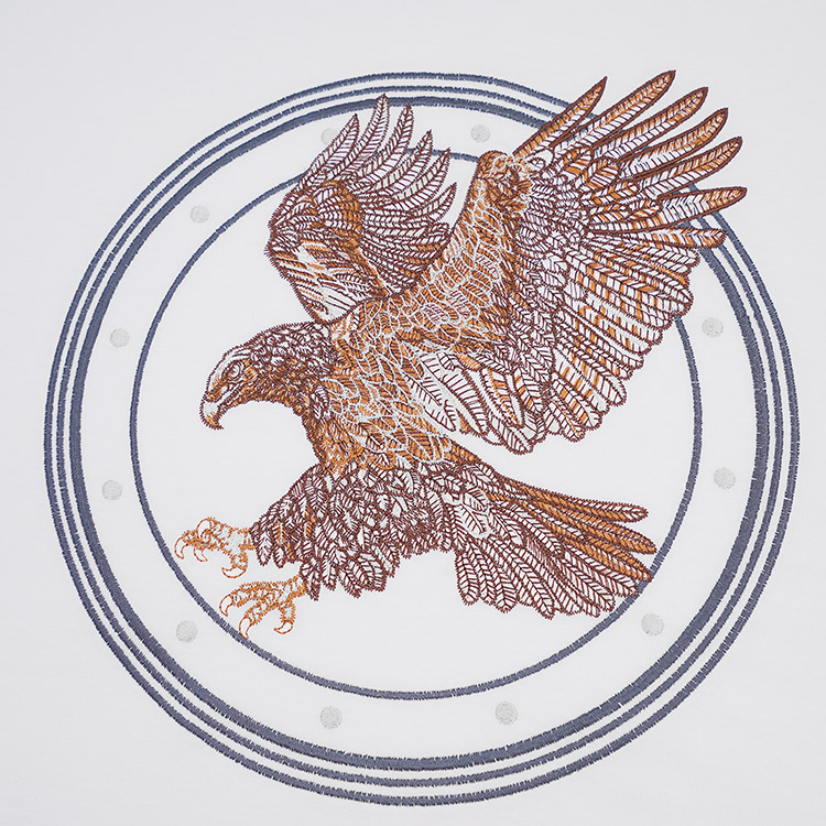 尼治20春夏水晶飞鹰logo刺绣圆领棉质混纺白色舒适透气商务优雅男士