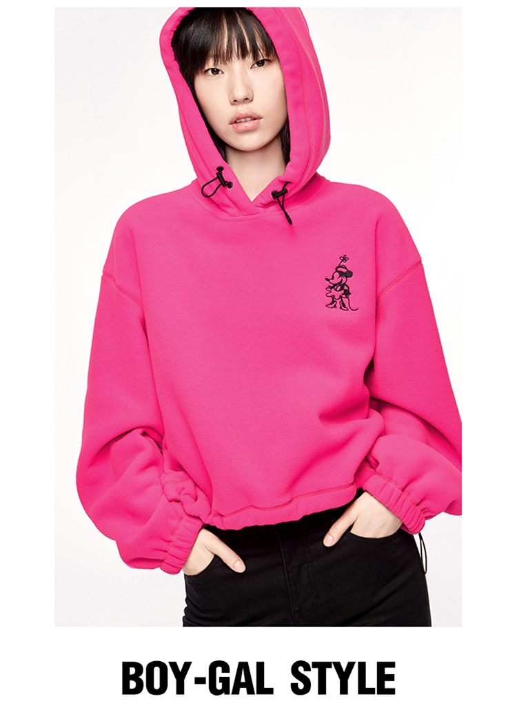 【mo&co.摩安珂 女卫衣】mo&co./摩安珂女卫衣2020秋季新品双面摇粒绒