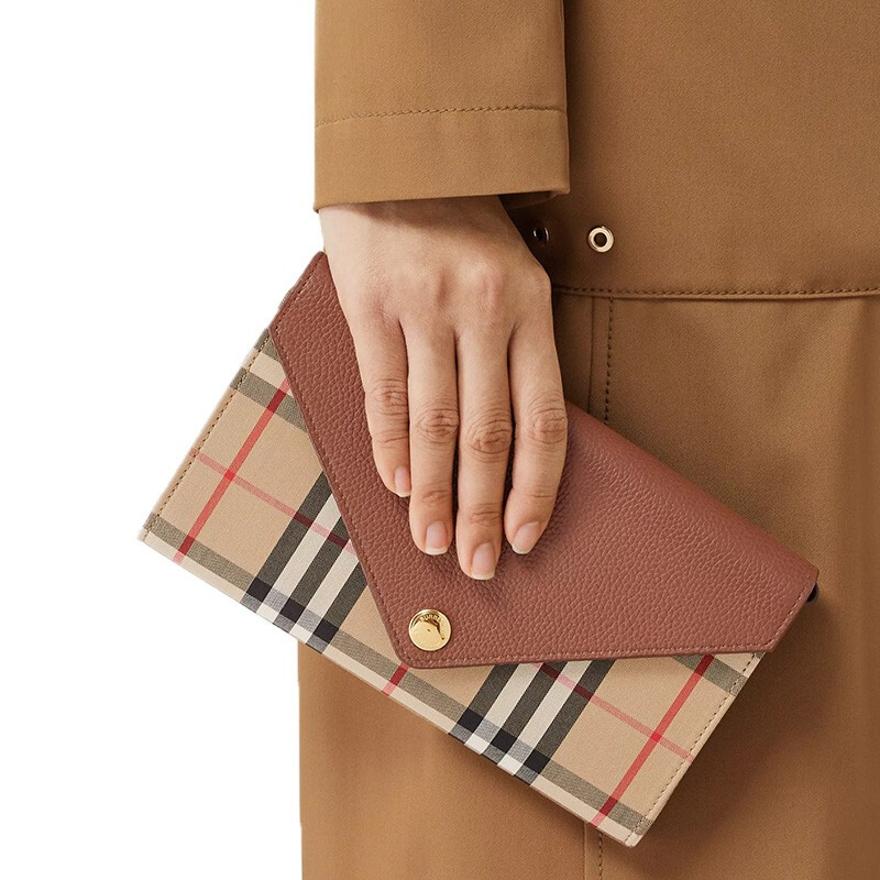 【20秋冬】burberry/博柏利 女士格纹棕褐色格纹小牛皮信封百搭单肩包