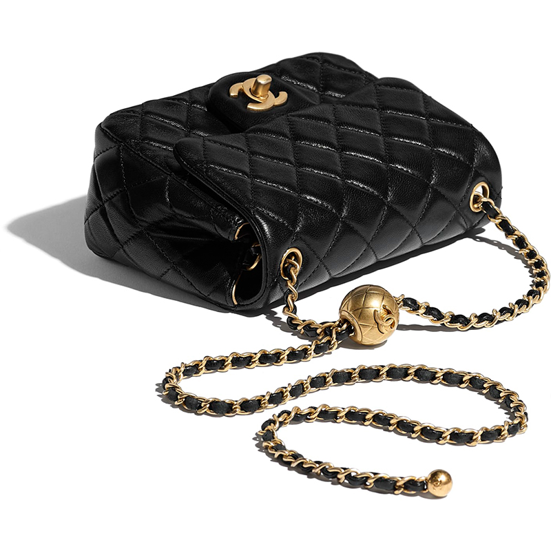 chanel/香奈儿 女包 奢侈品经典双c细节圆球吊坠装饰羊皮口盖包单肩包
