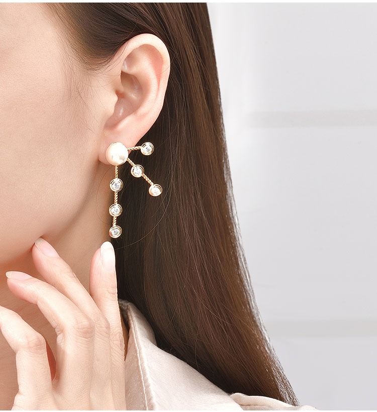 【新品】daisy fellowes/黛西法罗 优雅耳饰 休闲百搭贝珠耳钉耳环