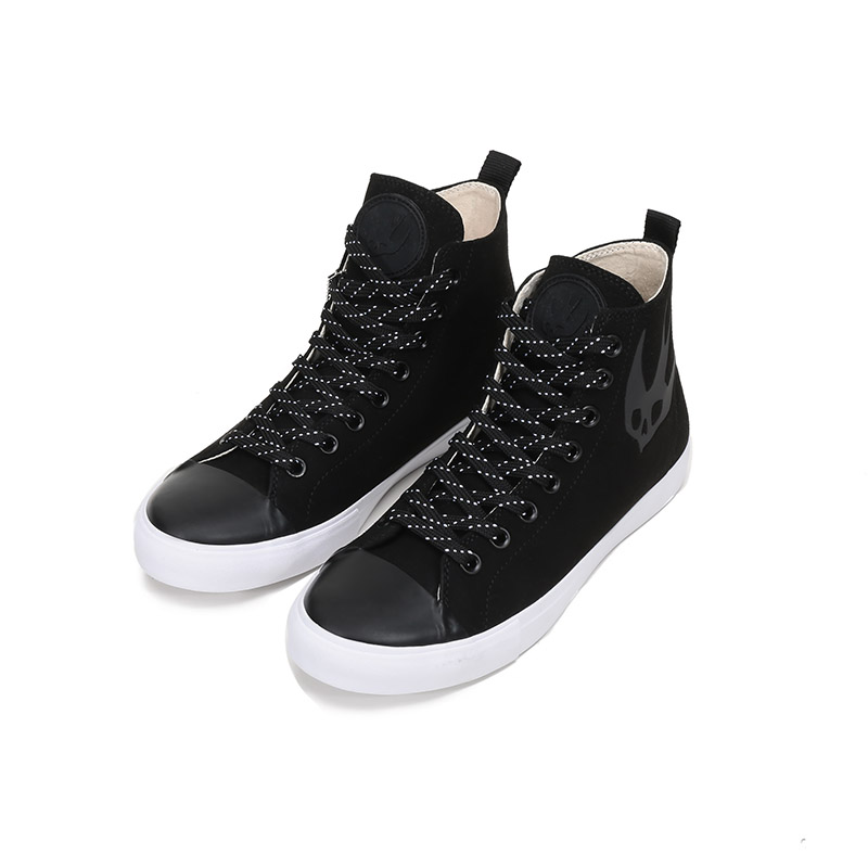 黑色飞燕图案款式:男士产地:中国等国(批次不同,产地不同)品牌